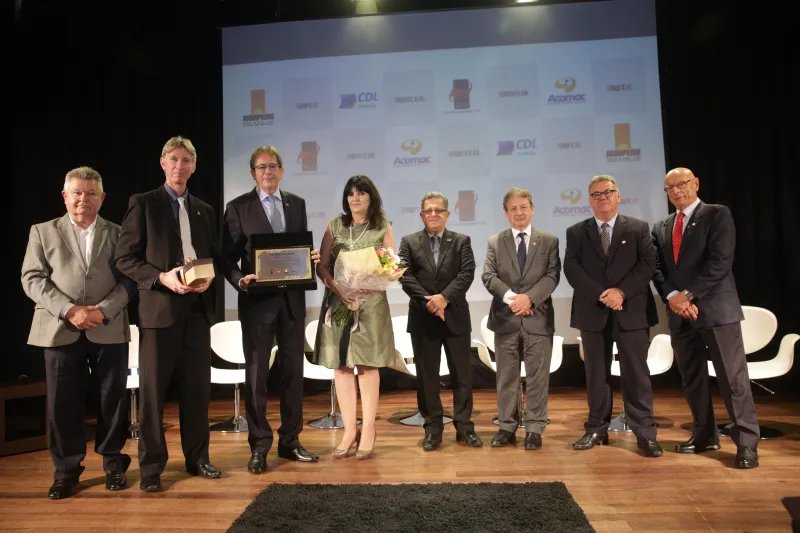 Homenagem prestada pelo Conselho das Entidades Empresariais de Joinville. Foto: Cleber Gomes