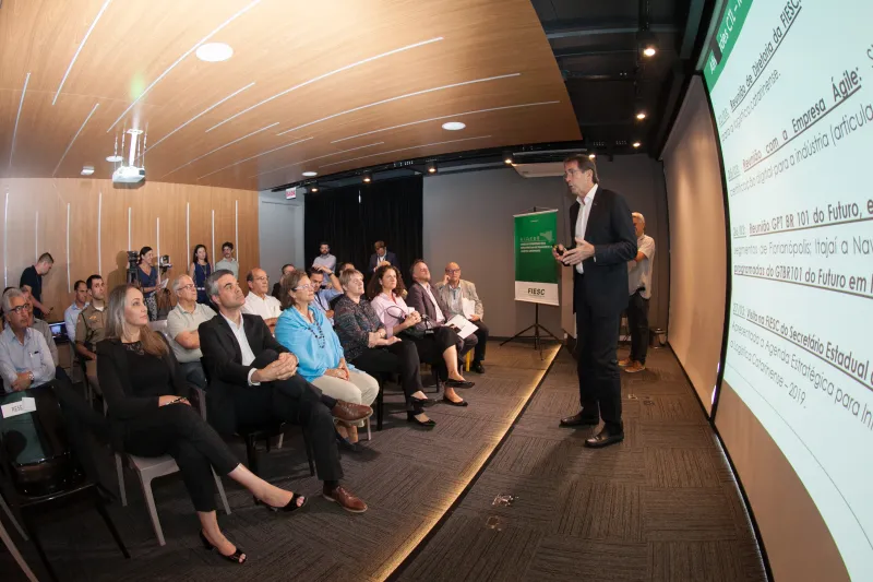 Presidente da FIESC, Mario Cezar de Aguiar, apresentou dados de infraestrutura de SC (foto: Filipe Scotti)
