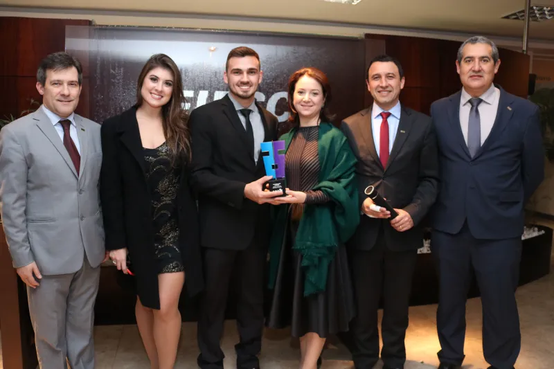 SENAI/SC foi reconhecido na categoria “ensino técnico e profissionalizante” em cerimônia que reuniu diretores e professores da entidade (Foto: Gabrielle Bittelbrun)