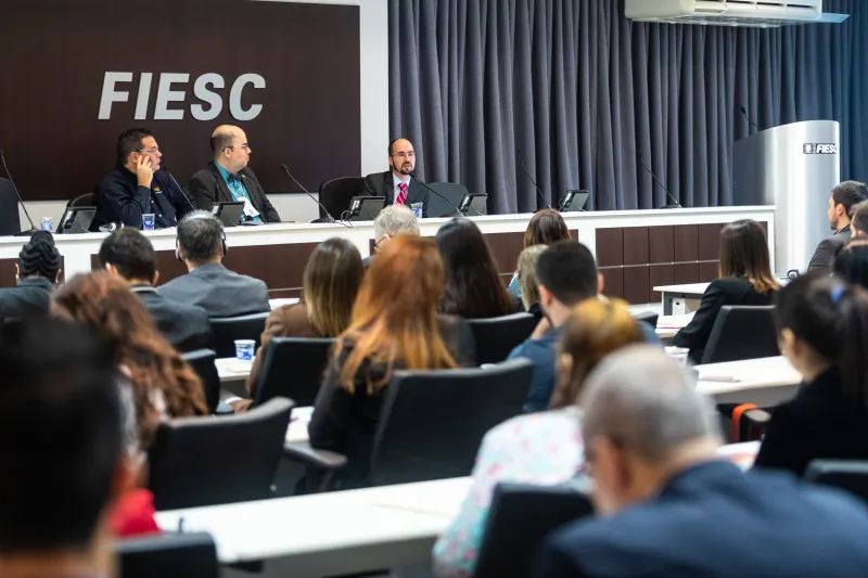Painel com Leonardo Freitas, André Leal e Pedro Drummond. Foto: Marcos Campos