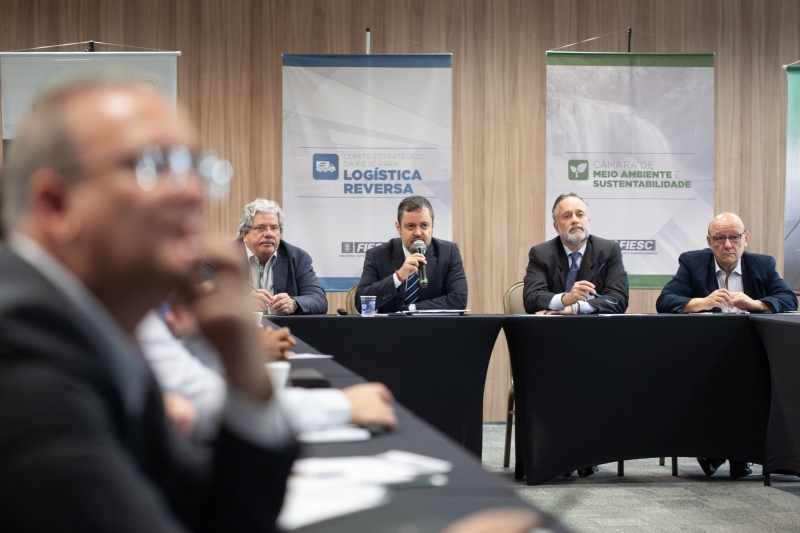 Reunião do Comitê para Logística Reversa, da FIESC, debateu a política nacional de resíduos sólidos (foto: Filipe Scotti)