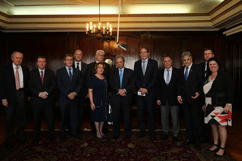 O ministro Guedes e industriais catarinenses: Estado quer investimentos.