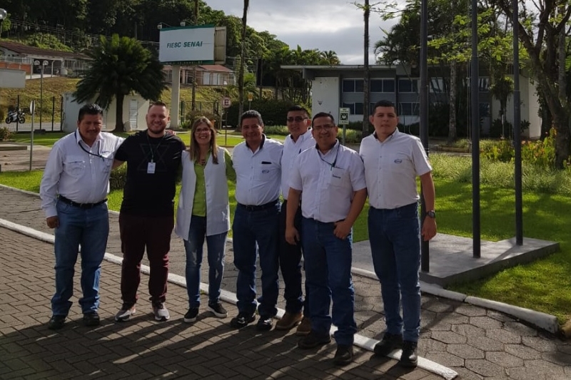 Tornearia CNC é o foco da formação oferecida aos guatemaltecos em Joinville. Foto: Divulgação/SENAI