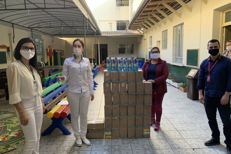 Casa Esperança, em Blumenau, recebeu 728 escovas de dente