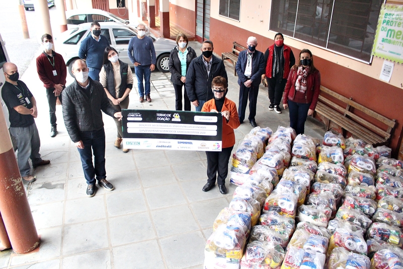 Sindicatos de indústrias doam cestas básicas e itens de higiene a entidades da Serra