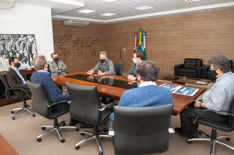 Diretoria executiva da FIESC e presidente da Junta Comercial participaram da reunião (foto: Filipe Scotti)