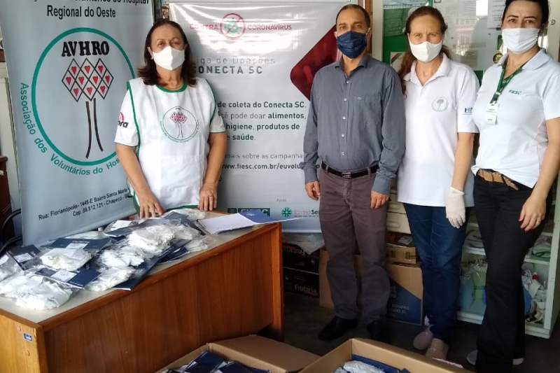 Associação dos Voluntários do Hospital Regional do Oeste recebeu 4,5 mil máscaras. Foto: Divulgação/FIESC