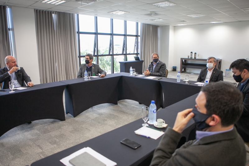 Secretário de Desenvolvimento, Rogério Siqueira, e adjunto Ricardo Stodieck também participaram da reunião (foto: Filipe Scotti)