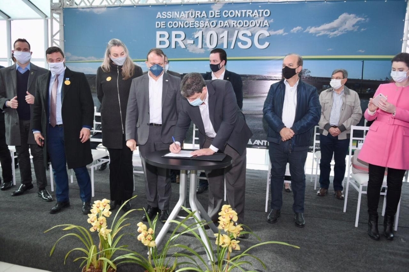 Assinatura da concessão garante investimentos na BR-101 Sul, avalia  FIESC