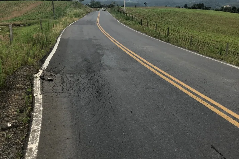 SC-281, trecho entre Agrolândia e Atalanta (foto: Ricardo Saporiti)