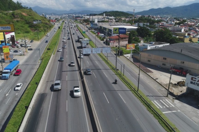 Trecho da BR-101 em que a concessionária vai construir a terceira faixa no sentido norte, entre Palhoça e São José (foto: divulgação Arteris)