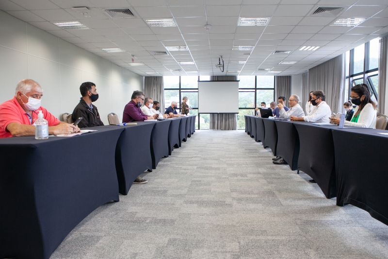 Empregadores e trabalhadores fecham novos valores para o piso regional