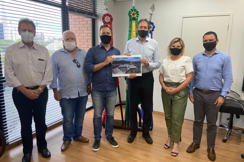 FIESC apresenta projeto de revitalização do Moinho ao prefeito de Joinville 