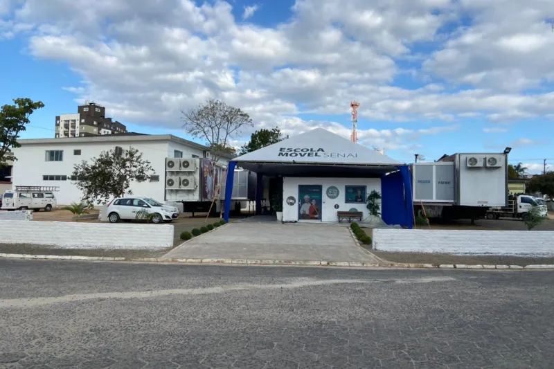 Unidade da Escola Móvel já está instalada e aulas iniciam dia 12