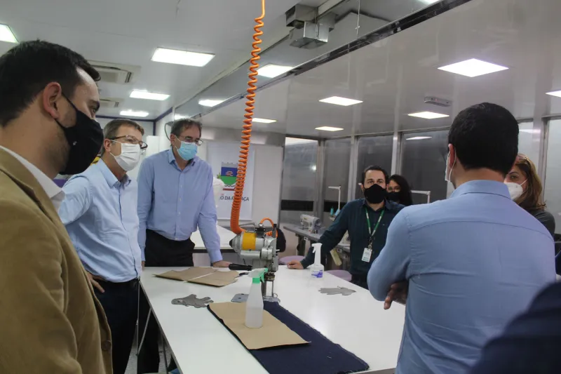 Salas de aulas completas proporcionam qualificação aos estudantes