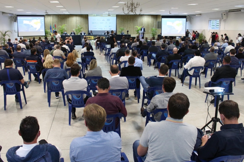 Mais de 200 pessoas acompanharam o seminário em Rio do Sul. Foto: Debora Claudio