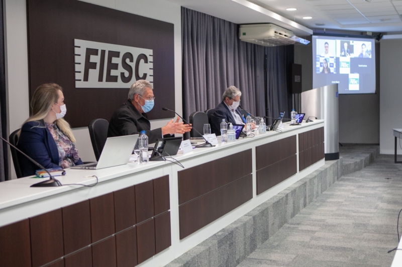 Com a compra de energia no mercado livre, indústrias relatam economia de até 30%