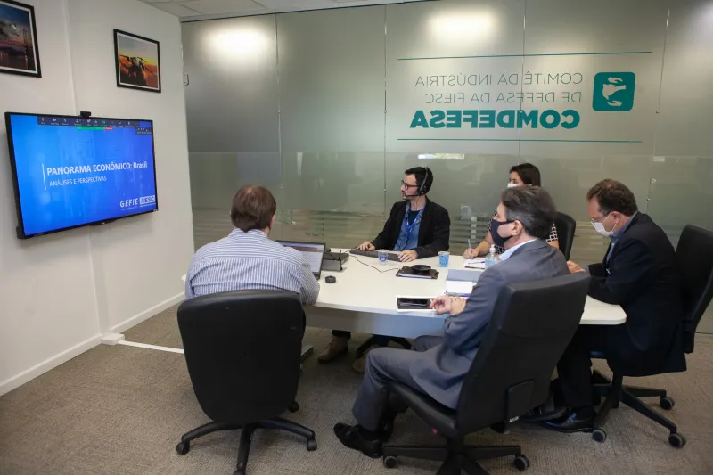 Na reunião on-line também foram apresentados dados estatísticos do segmento e projetos de lei em tramitação no legislativo nacional e estadual (foto: Filipe Scotti)