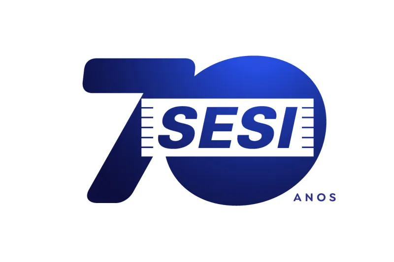 Selo comemorativo marca a comunicação da entidade ao longo do mês de aniversário