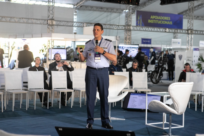 Coronel aviador José Renato de Araújo Costa apresentou os projetos estratégicos da Força Aérea Brasileira (foto: Fernando Villadino) 
