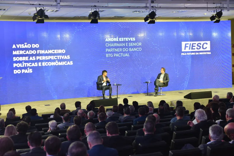 Encontro foi realizado na noite desta quinta-feira, dia 23, em Florianólis (foto: Fabricio Almeida)