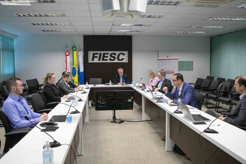 Anúncio do reajuste ocorreu durante reunião híbrida da Câmara de Assuntos de Energia da FIESC (foto: Filipe Scotti)