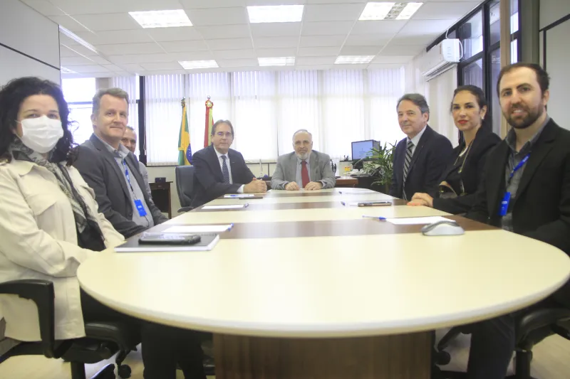 Em visita ao TRT-SC, FIESC apresenta Portal da Inclusão