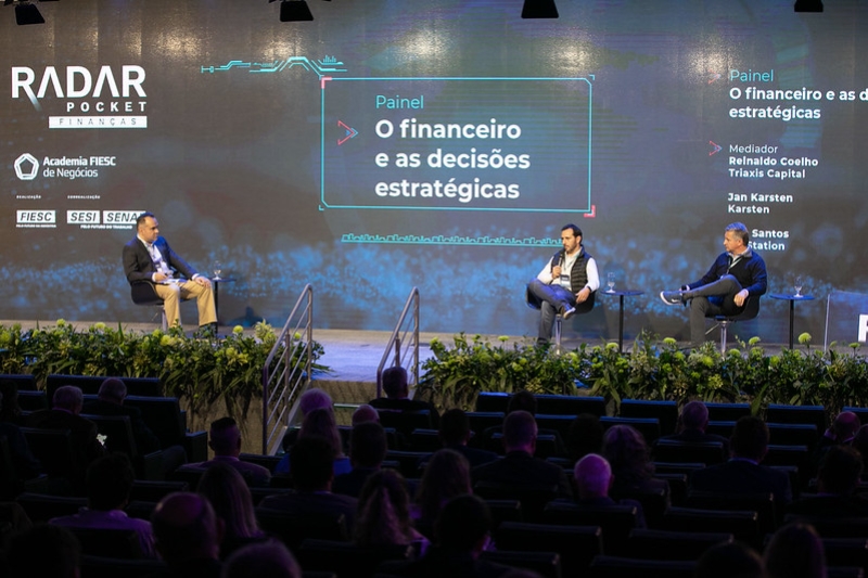 Painel debateu o financeiro da empresa e as decisões estratégicas (foto: Filipe Scotti)