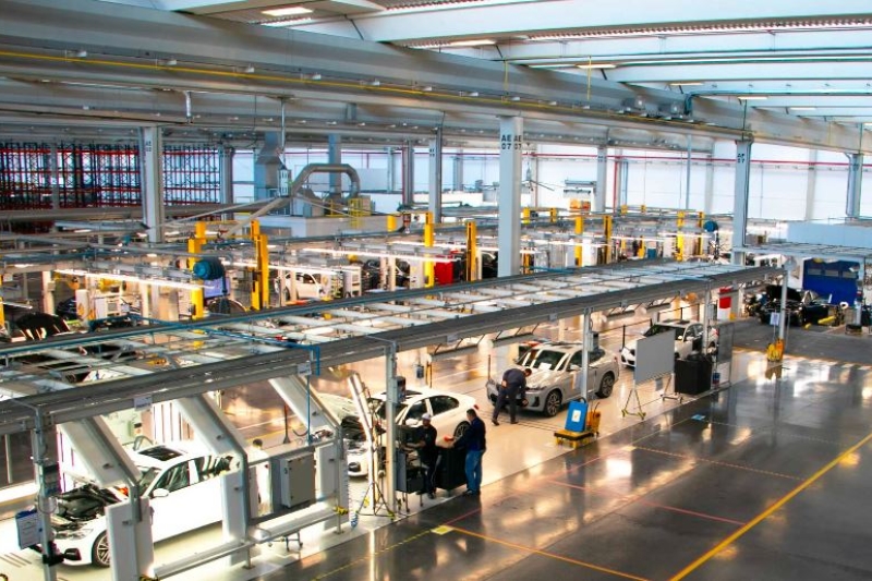 Visitantes podem conhecer a fábrica da montadora em Araquari (foto: divulgação BMW)