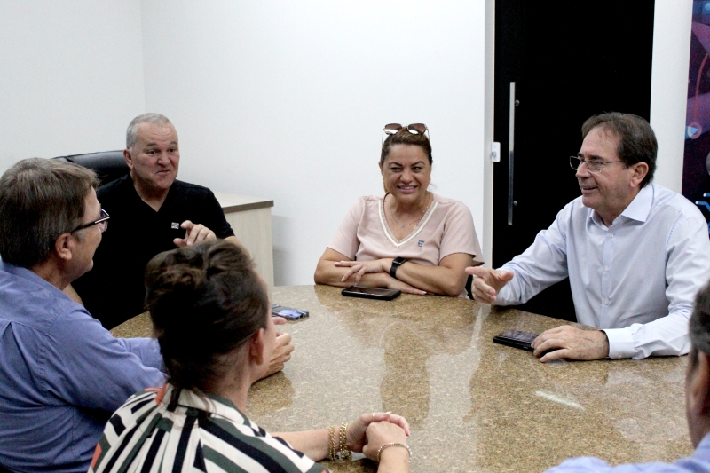 Reunião na prefeitura de Içara (foto: Jéssica Pereira)