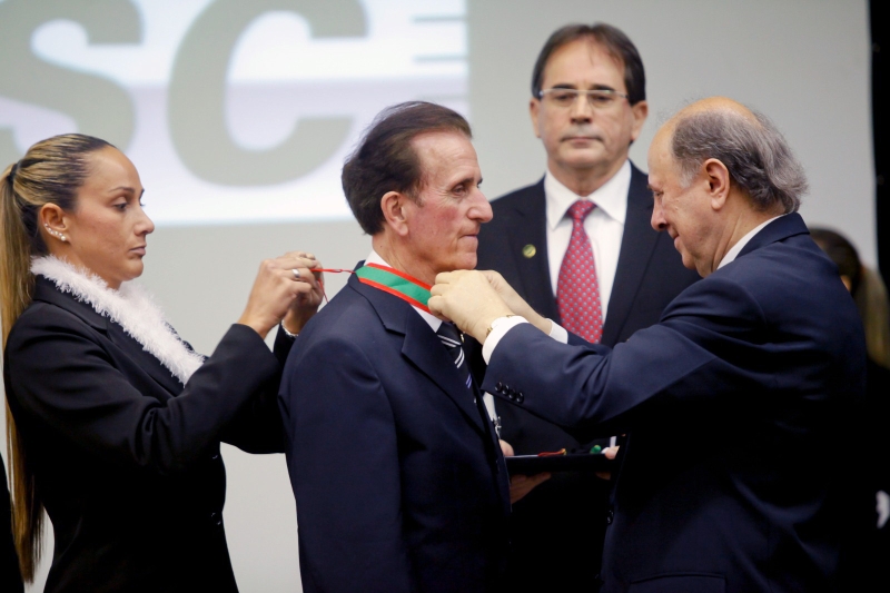 Em 2011, Walgenor Teixeira recebeu a comenda da Ordem do Mérito Industrial de SC, concedida pela FIESC (foto: Fernando Willadino)