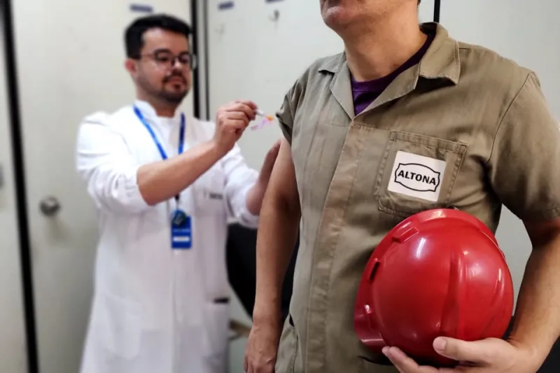 Vacinação na indústria. Foto: Divulgação SESI