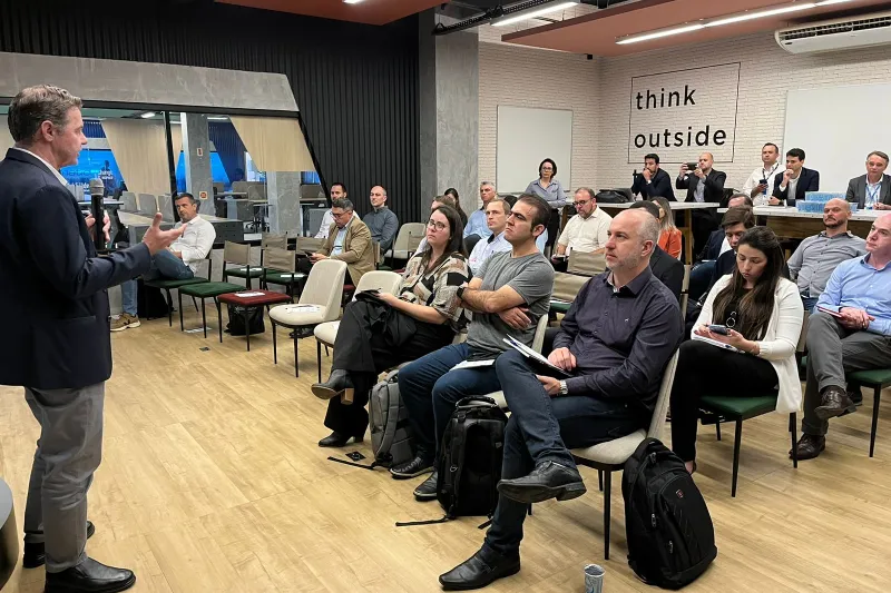 Reunião foi realizada no Instituto da Indústria, em Joinville