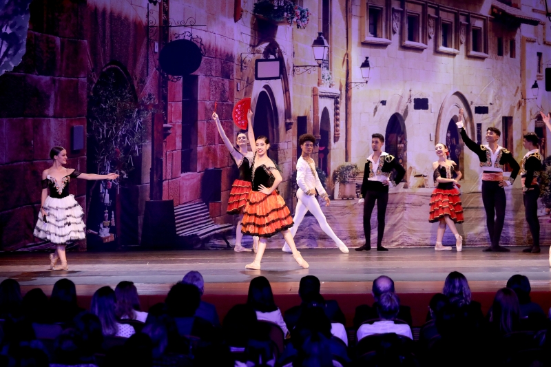Na noite de Gala São Chico, o Lapidari Núcleo de Artes apresenta um espetáculo de balé clássico no Cine Teatro X de Novembro. (Foto: Divulgação)