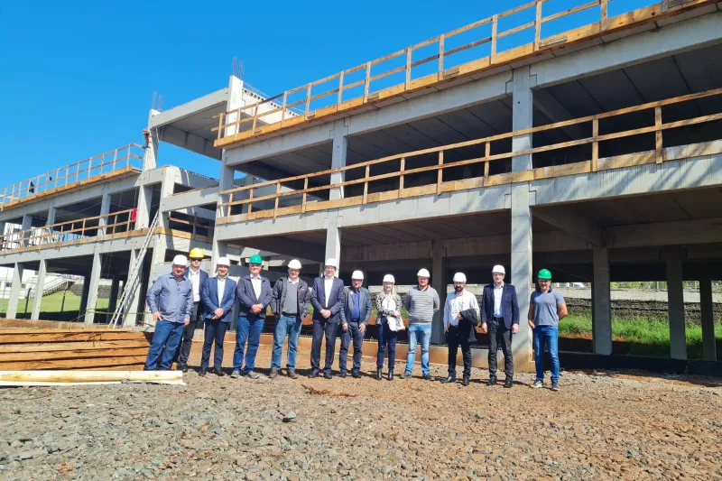 Visita à obra da unidade do SENAI em Pinhalzinho (foto: divulgação) 