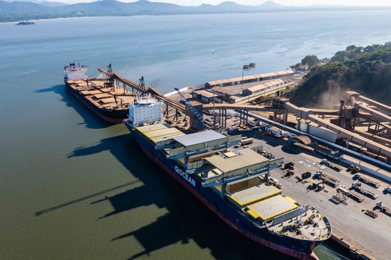 De janeiro a agosto, o embarque e desembarque de produtos soma 10,8 milhões de toneladas, um acréscimo de 25% ao mesmo período de 2022. Foto: Divulgação / Porto de São Francisco do Sul