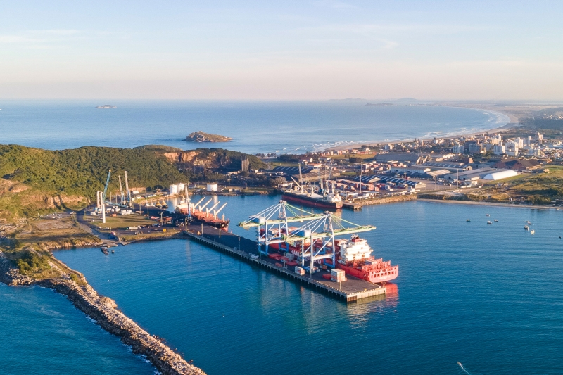 Movimentação de cargas cresce 11% em setembro no Porto de Imbituba