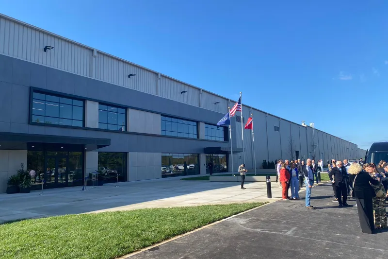 Fábrica foi inaugurada neste sábado, dia 14 