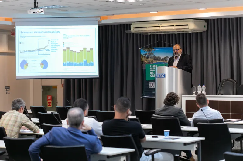 Percy Baptista Soares Neto, diretor-executivo ABCON em palestra no evento (foto: Filipe Scotti)