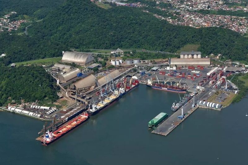 Portos de São Francisco do Sul e Itapoá recebem habilitação para navios maiores