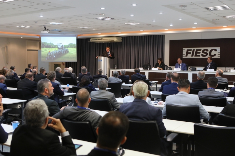 Strasser relatou a expansão dos negócios durante reunião de diretoria da FIESC. Foto: Filipe Scotti