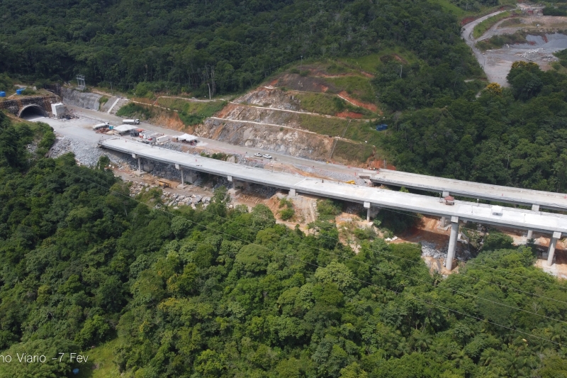 Obras do viaduto de acesso ao túnel 03 estão avançadas. (Foto: FIESC/Ricardo Saporiti)