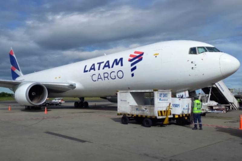 Rota será operada em aeronaves cargueiras Boeing 767-300F, com capacidade para mais de 50 toneladas. Foto: Divulgação/Latam Cargo