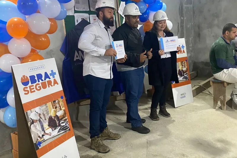 Trabalhadores têm treinamento para ambiente de trabalho seguro (Divulgação)