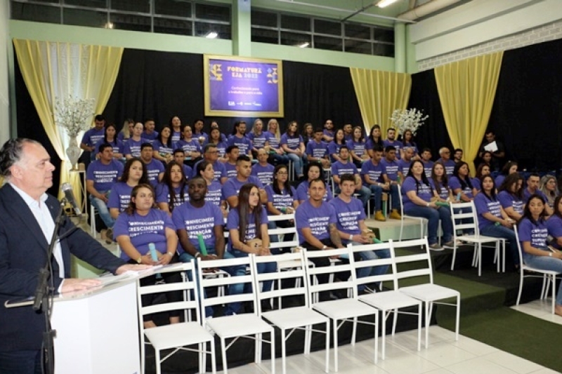 Conclusão do curso é marcada por cerimônias de formatura pelo estado (Divulgação)