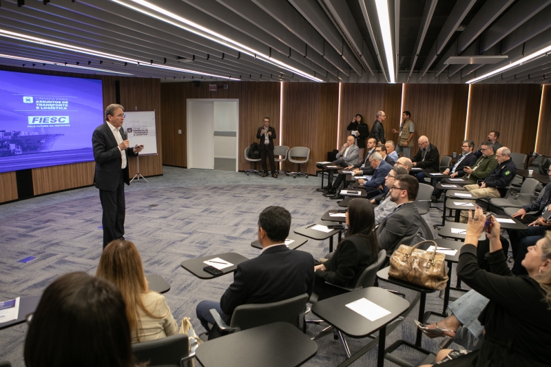 Reunião na FIESC detalha propostas para repactuação dos contratos de concessão da BR -101 e BR 116. (Foto: Filipe Sotti)