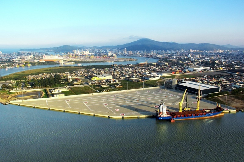 Terminal Barra do Rio e Maersk participam de reunião. (Foto: Terminal Barra do Rio /Divulgação)