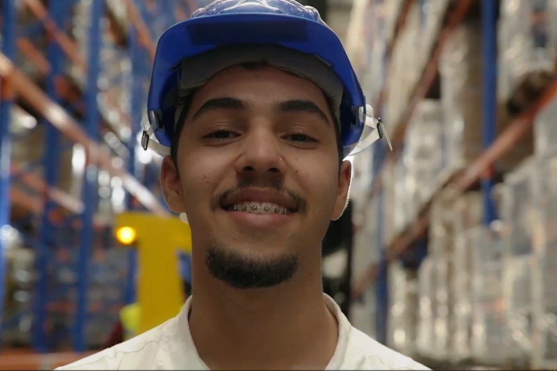 Gabriel entrou no mercado como jovem aprendiz; "precisamos de resiliência" (Reprodução)