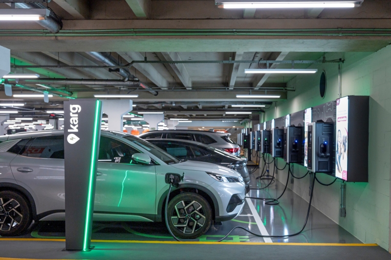 WEG irá fornecer estações de recarga de carros elétricos em shoppings pelo Brasil