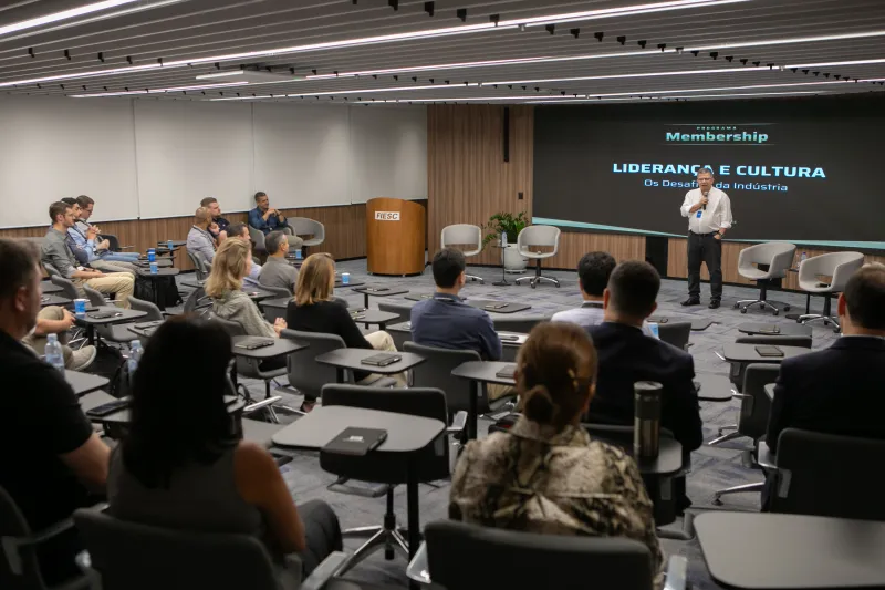 José Eduardo Fiates, diretor da FIESC, recebeu os participantes em Florianópolis (Fotos: Filipe Scotti)